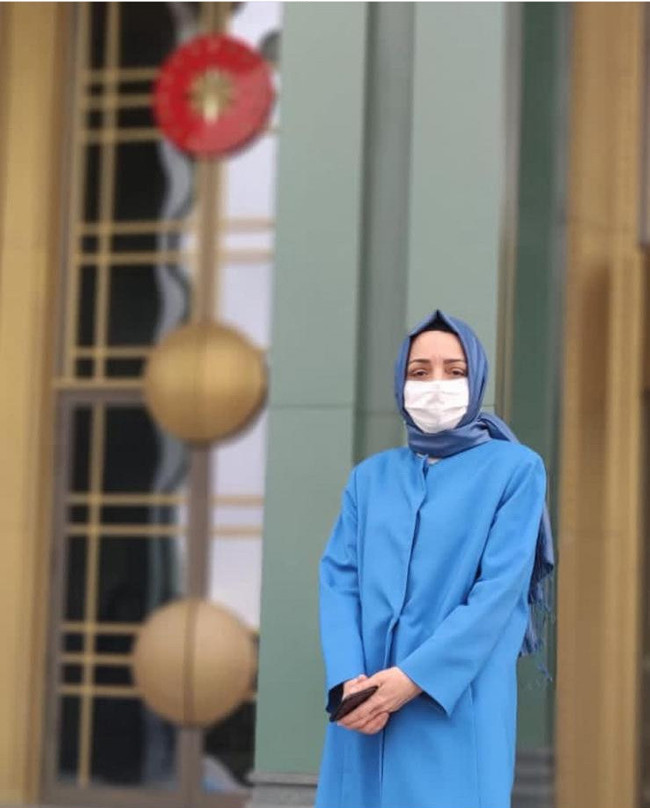 Erdoğan'ın danışmanı Saadet Oruç'un büyük değişimi! Tesettüre girdi! - Resim : 1