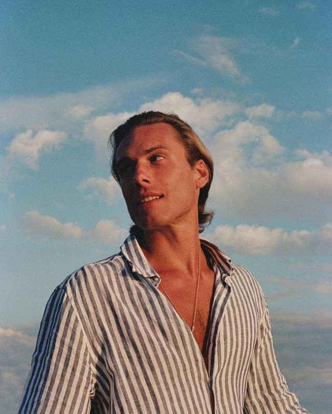 Berrak T&uuml;z&uuml;nata&ccedil; Sinan &Ccedil;etin'in oğluyla aşk yaşıyor! Birlikte tatile &ccedil;ıktılar - Resim : 4