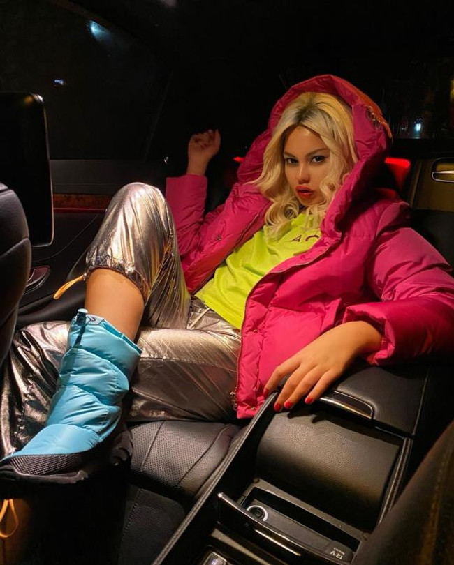 Bahar Candan'dan Ebru Gündeş'e şiddet uyarısı: "Hastalıklı ruh yapısı var, benim elimi yaktı" - Resim : 3