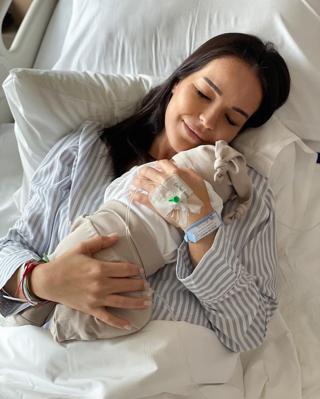 İkinci defa anne olan Bengü'den bebeğiyle ilk pozlar! "Ailemize hoş geldin oğlum..." - Resim : 3