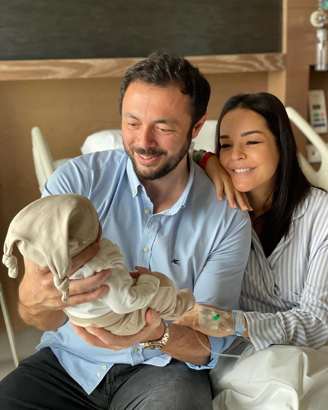 İkinci defa anne olan Bengü'den bebeğiyle ilk pozlar! "Ailemize hoş geldin oğlum..." - Resim : 2