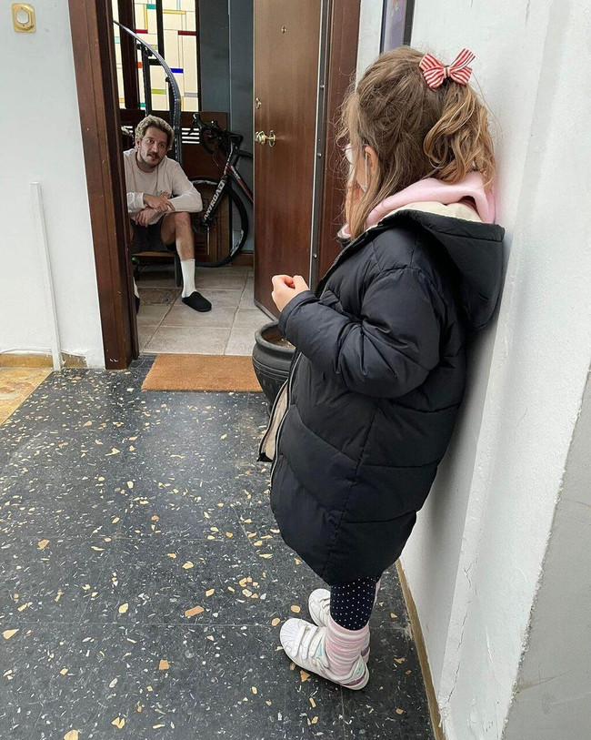 Uraz Kaygılaroğlu'nun kızı Ada'yla paylaşımı duygulandırdı: "Sana çok sarılmak isterdim" - Resim : 2