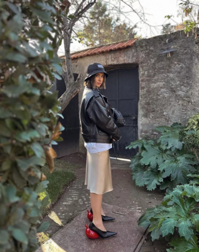 Buse Terim'in 20 bin liralık ayakkabısı sosyal medyanın diline düştü! ''Domatese basmış gibi'' - Resim : 1