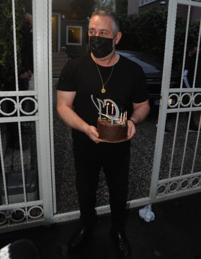 Cem Yılmaz'ı şaşırtan doğum günü sürprizi - Resim : 1