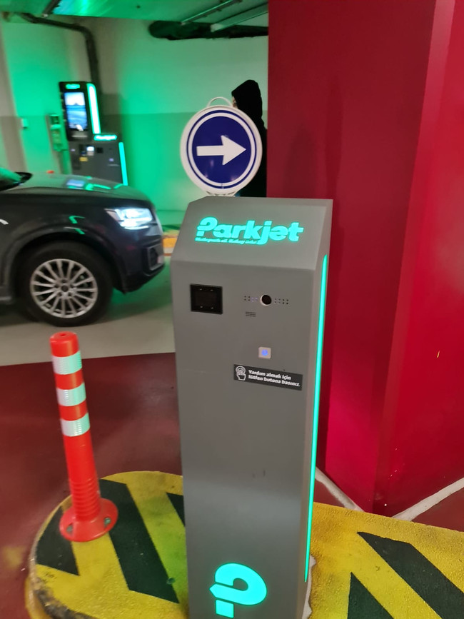 Zorlu AVM’de otopark krizi! - Resim : 3