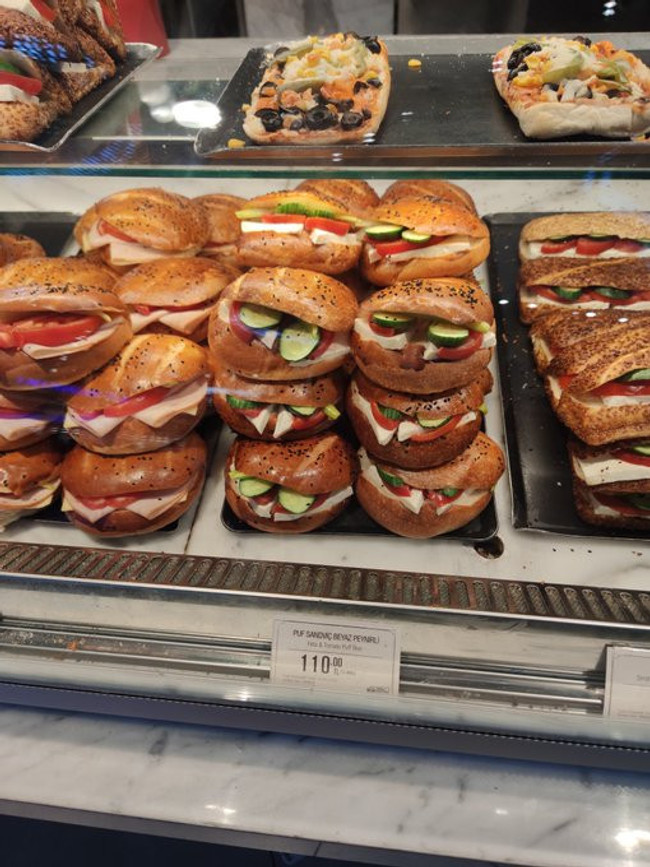 İstanbul Havalimanı'ndaki yiyecek ve içecek fiyatları sosyal medyanın gündemine oturdu - Resim : 1