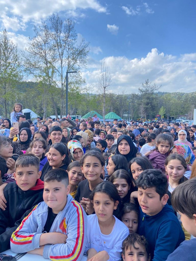 Acun Ilıcalı’dan deprem bölgesindeki çocuklara bayram sürprizi - Resim : 5
