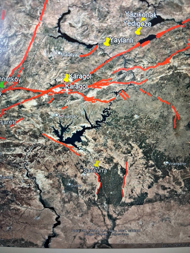 Naci Görür'den korkutan deprem uyarısı! O hatta işaret etti! - Resim : 1