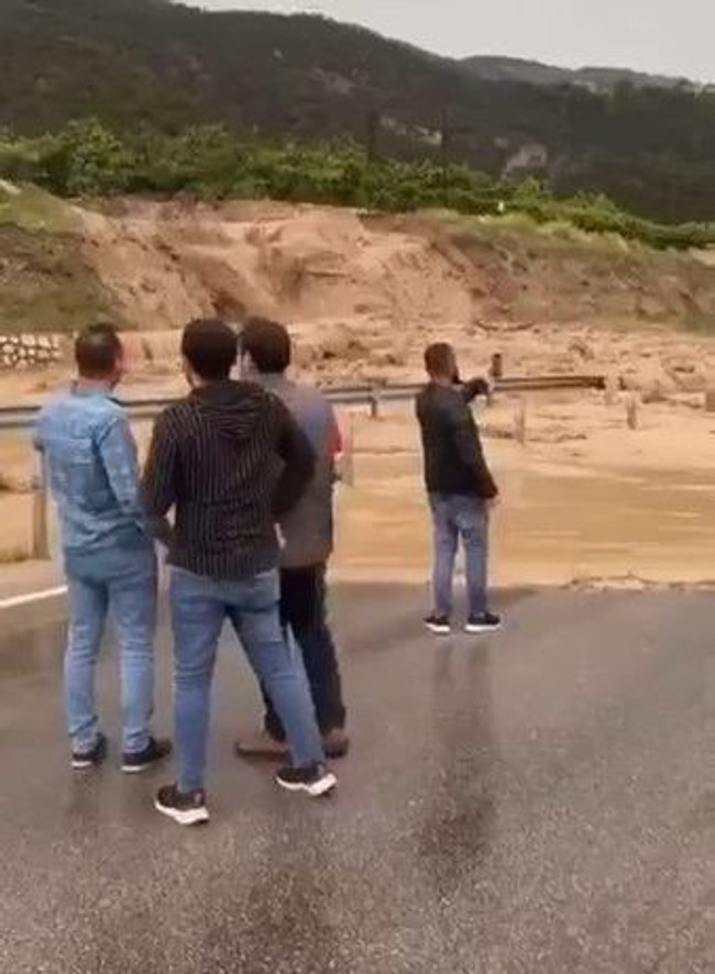Sinop, Ankara, Çorum, Tokat, Samsun... Birçok ilde sel felaketi! Yollar kapandı, dereler taştı! - Resim : 2