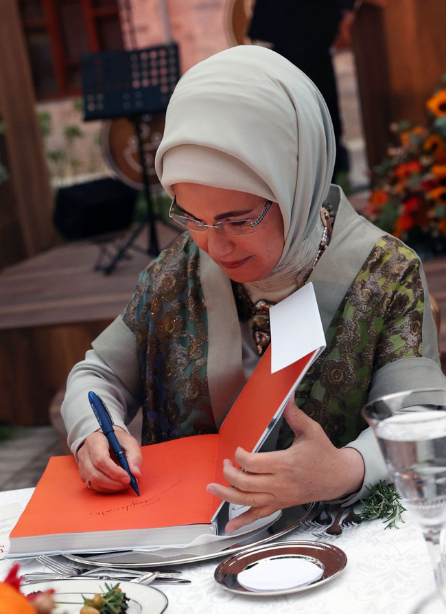 Emine Erdoğan, kitabının tanıtımını yaptı - Resim : 6