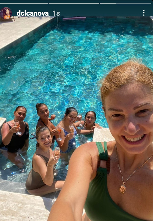 Temsilciler yılın yorgunluğunu havuzda attı! Mankenlere taş çıkardılar... - Resim : 1