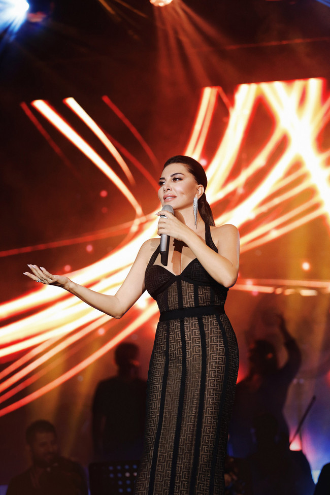 Ebru Yaşar Vadi Açıkhava konserinde fırtına gibi esti - Resim : 2