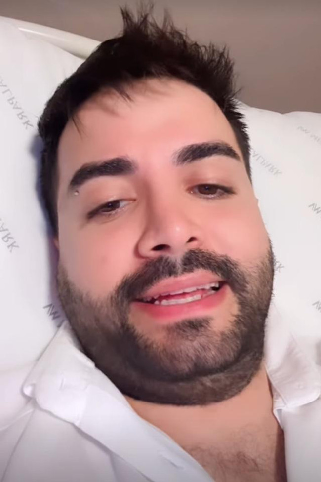 Kadir Ezildi hastaneye kaldırıldı! Geçtiğimiz günlerde nişanlanmıştı - Resim : 1