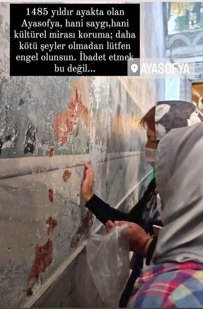 Akılalmaz görüntüler! Ayasofya'nın duvarları 'hatıra' diye parçalanıp götürülüyor iddiası! - Resim : 1