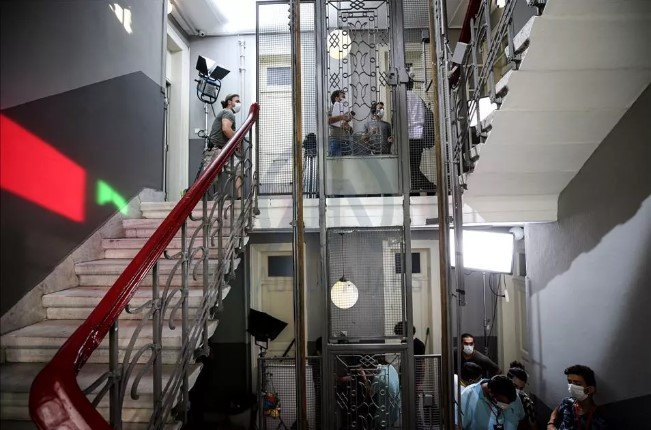 Bülent Ersoy Masumlar Apartmanı'nı satın alıyor - Resim : 1