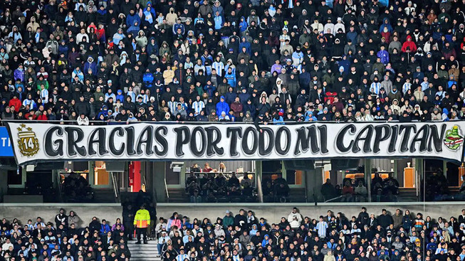 Milli formaya veda eden Messi, gözyaşlarına hakim olamadı - Resim : 1