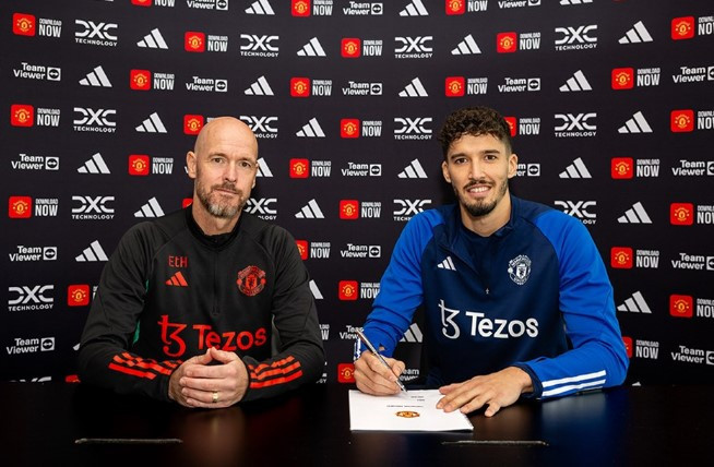 Altay Bayındır resmen Manchester United'da - Resim : 1