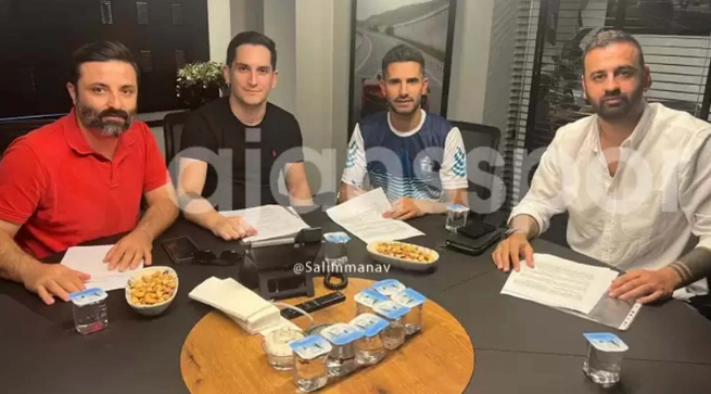 Eski Fenerbahçeli Alper Potuk’tan sürpriz transfer - Resim : 1