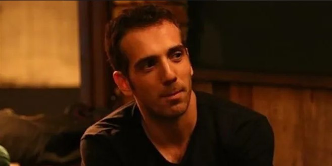 Ünlü oyuncuya kız arkadaşından 'çekirdek' dayağı! 'Yeme, midemi bulandırıyorsun' deyip dövdü - Resim : 1