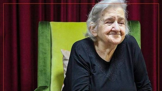 OYA KAYACIK KİMDİR?