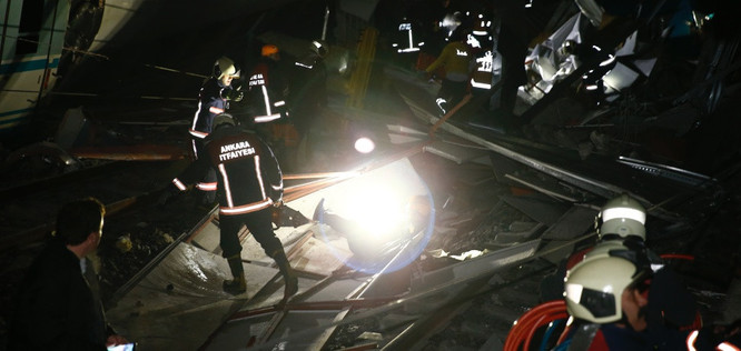 Ankara'da YHT kazası! Vali Vasip Şahin: İlk belirlemelere göre 46 yaralı 9 ölü var! - Resim : 5