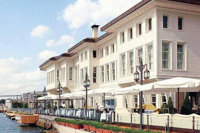 Boğazın en ikonik binası el değiştirdi! Les Ottomans artık Siyah-Beyaz - Resim : 1