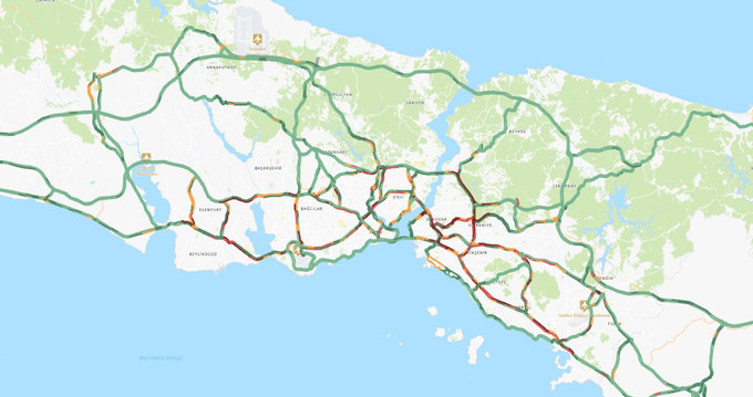 Kar bitti, İstanbullular haftaya trafikle başladı - Resim : 1
