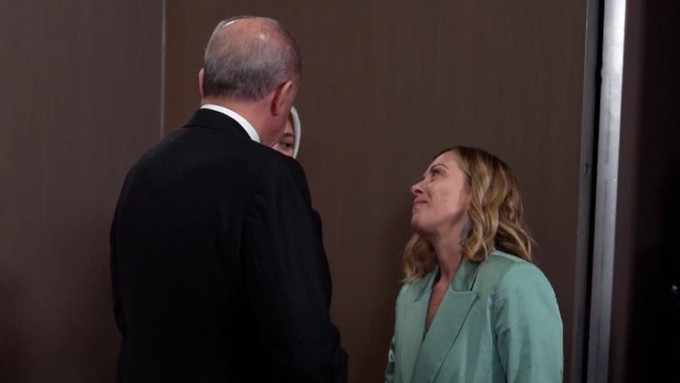 Giorgia Meloni'nin Cumhurbaşkanı Erdoğan'a bakışları gündem oldu - Resim : 1