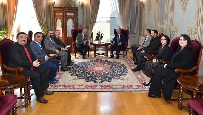 Köşkün halıları Rektör Bey’in makamına! Zehirlenme korkusuyla çay ocağına şifre! - Resim : 4