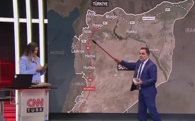 Güldür Güldür, televizyonlardaki çubuklu yorumcuları tiye aldı - Resim : 1