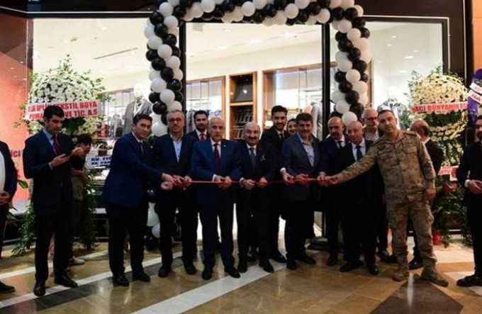 AKP'lilerin kestiği kurdeleyi tuttu yine de yaranamadı! Görev yeri değişti... - Resim : 2