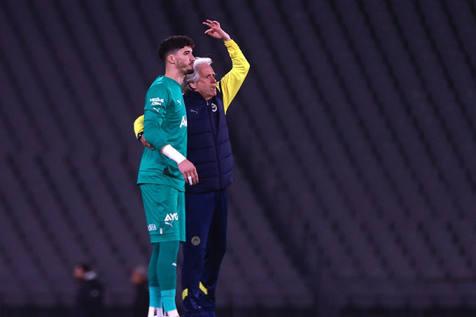 Fenerbahçe'de derbi sonrası işler değişti! Jorge Jesus'tan şok Altay Bayındır kararı! - Resim : 1