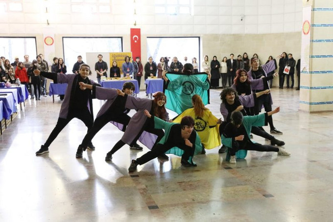 Japonya Dışişleri Bakanı Kamikava, başkentte Ankara Üniversitesi öğrencileriyle buluştu - Resim : 1