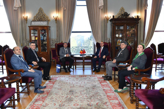 Köşkün halıları Rektör Bey’in makamına! Zehirlenme korkusuyla çay ocağına şifre! - Resim : 6