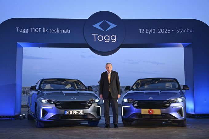Togg'un yeni modeli T10F'in ilk teslimatı: Erdoğan'a hediye edildi - Resim : 2