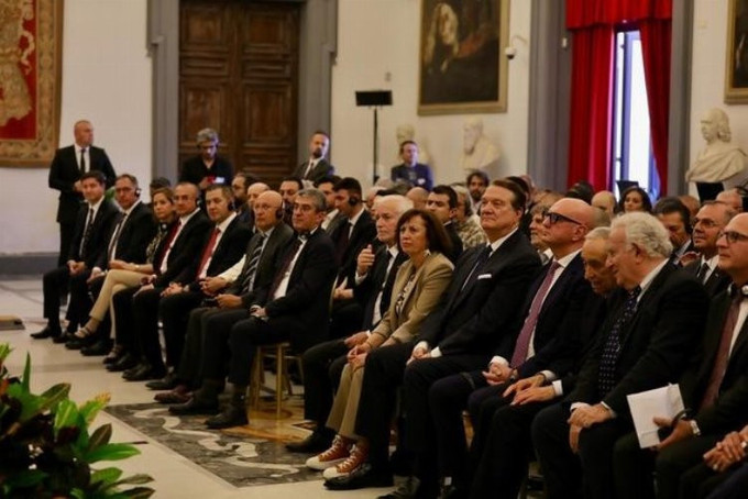 İmamoğlu, 73 kişiyle Roma'ya çıkartma yaptı! Kaldıkları otelin fiyatı dudak uçuklattı - Resim : 4