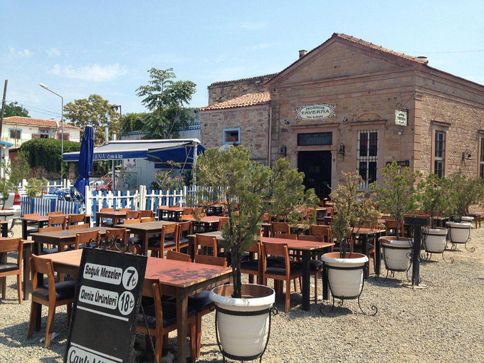 Üç iş insanına büyük şok… “Erkeksiniz” dediler restorana almadılar! - Resim : 1