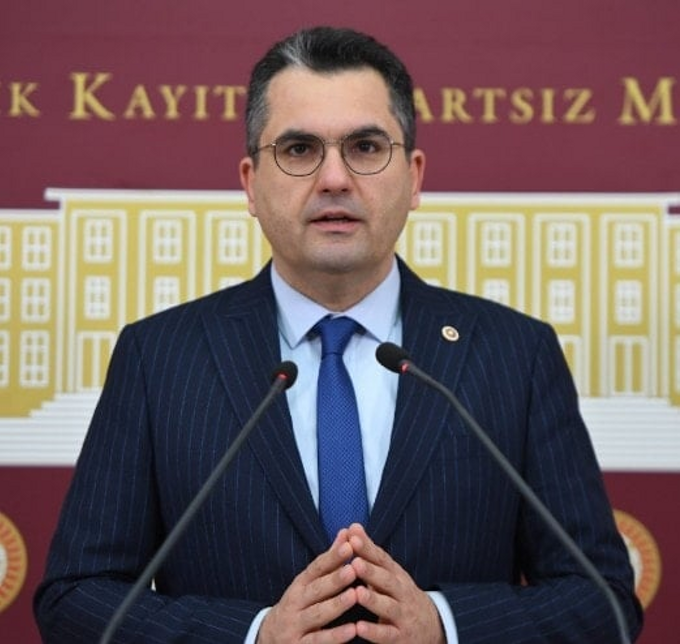 CHP listesinden se&ccedil;ilmişti! Bir vekil transferi daha... Burak Dalgın'ın İYİ Parti'ye mi katılıyor? - Resim : 1