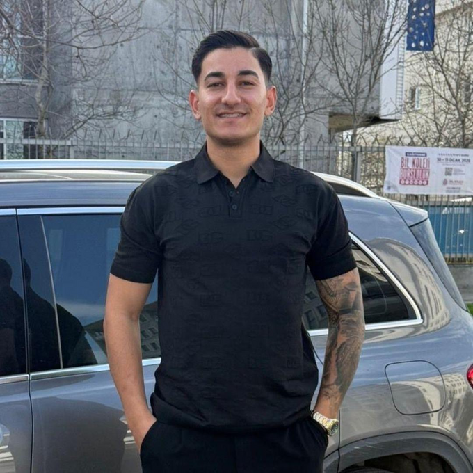 Burak Tuncel'e suikast anı ortaya &ccedil;ıktı! Maskelerle ara&ccedil;tan inip 37 mermi sıkmışlar! - Resim : 1