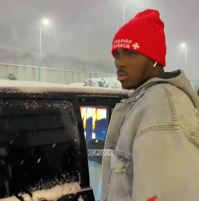 Victor Osimhen &ouml;nce partiledi, sonra İstanbul'a geldi! - Resim : 1