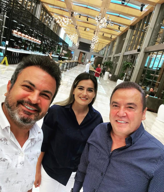 Bakan Elvan'ın eski fotoğrafçısı tutuklandı! İktidarı da muhalefeti de o tıraş etmiş! - Resim : 4
