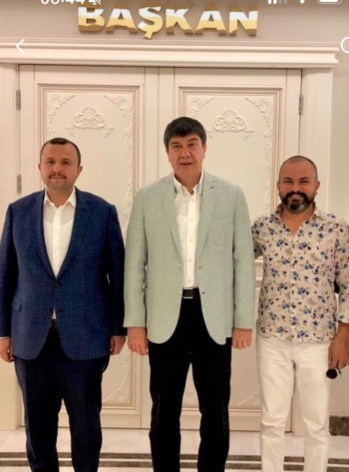 Bakan Elvan'ın eski fotoğrafçısı tutuklandı! İktidarı da muhalefeti de o tıraş etmiş! - Resim : 2