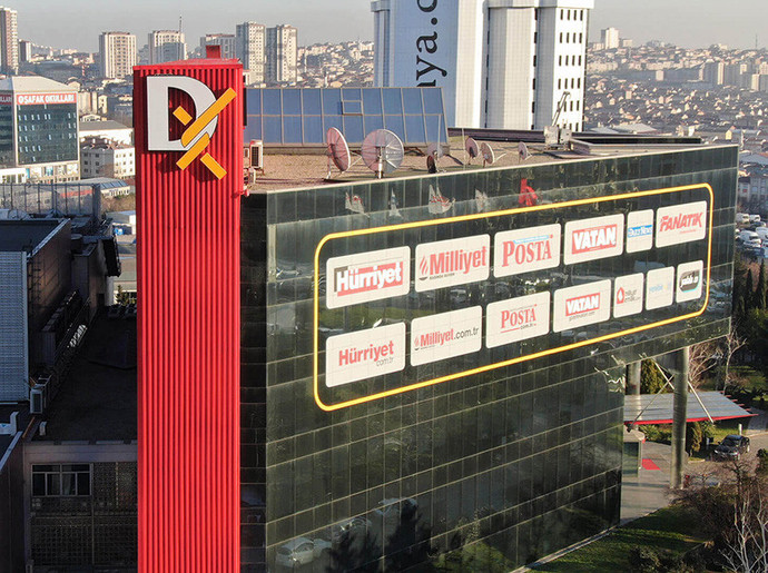 Habertürk'te kılıçlar çekildi! Kim, kime saldırıyor? - Resim : 2