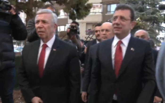 İmamoğlu ve Yavaş'tan Ümit Özdağ'ın annesi Gönül Özdağ'a ziyaret - Resim : 1