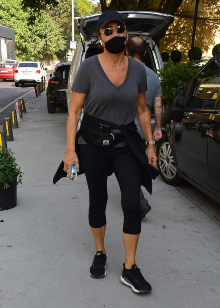 Demet Akbağ'dan Hazal Kaya'nın o sözlerine yanıt - Resim : 1