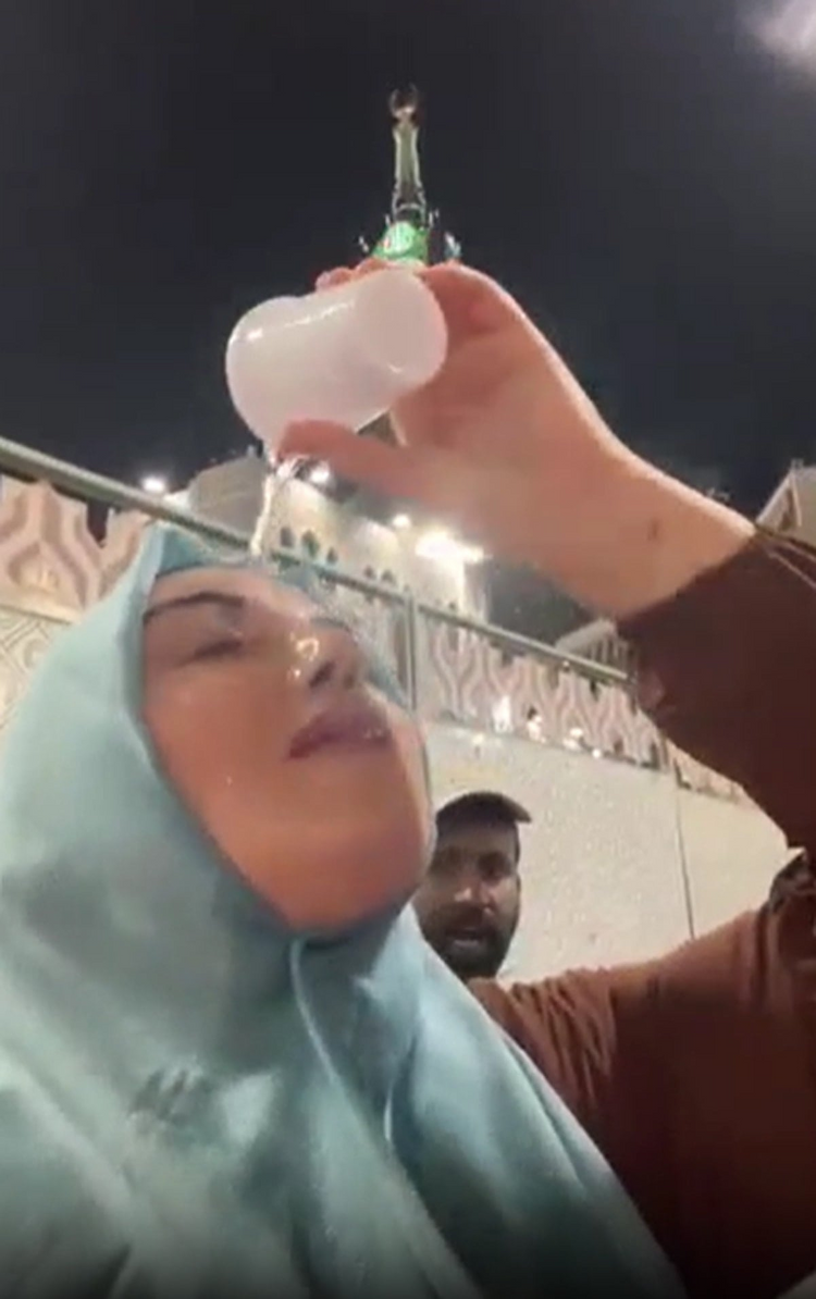 Umrede paylaşılan görüntü tartışma yarattı - Resim : 1