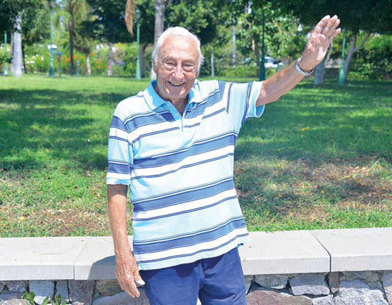 Efsane sunucu Halit Kıvanç yeni yaşını kutladı! - Resim : 1