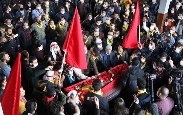 İbrahim Gökçek'in cenazesinde olaylar çıktı - Resim : 1