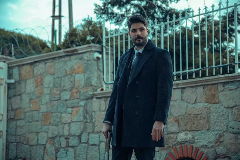 Çukur'da nefes kesen final sahnesi! Selim Koçovalı'nın intikamını böyle aldılar! - Resim : 1