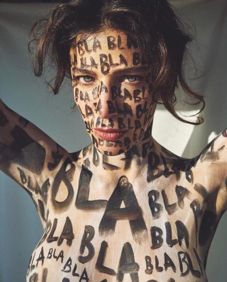 Ünlü oyuncu Berrak Tüzünataç çıplak pozuyla mesaj verdi! - Resim : 2